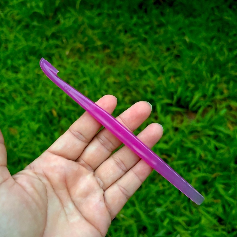 TUPPERWARE CITRUS PEELER PINK COLOR (ONE PIECE)